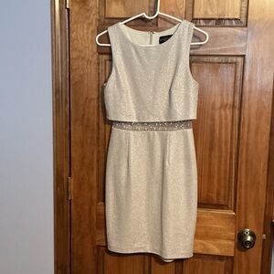 Chic Sleeveless Cream Dress for Kids size 4